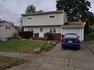 33 Frederick Pl, Old Bridge, NJ 08857