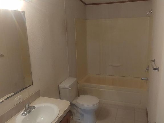 5th image of 445 Bentwood Dr
