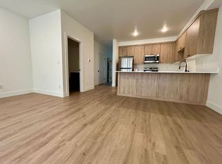 11015 NE 26th St #2, Vancouver, WA 98684