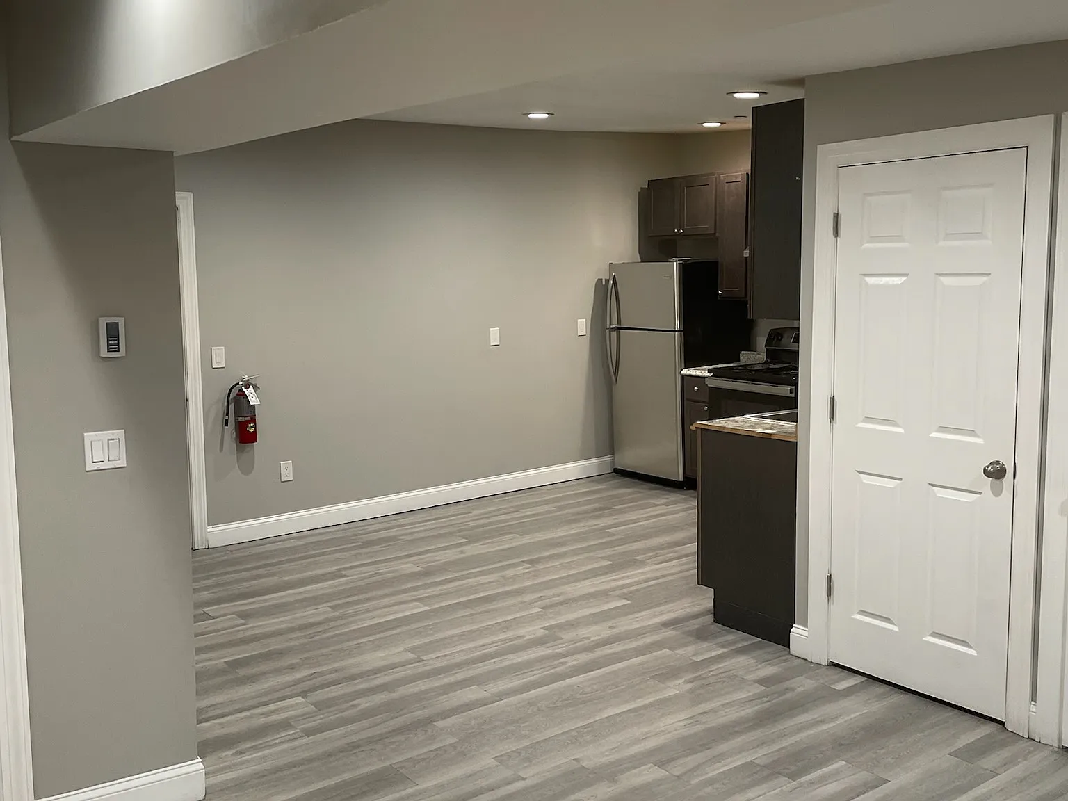 1 bed, 895 sqft, $1,550 — Photo 2
