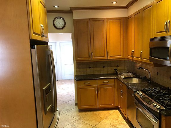 4th image of 162 Bay 44th St #2