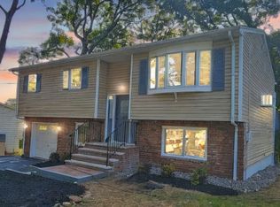 6 Eugene Pl, Hopatcong, NJ 07843