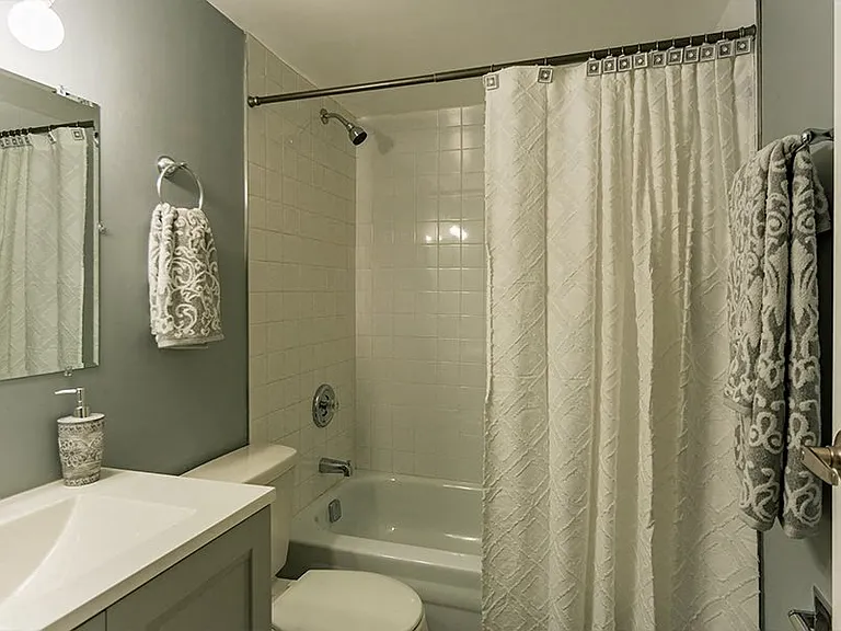 Oak Lawn Blu — Photo 7