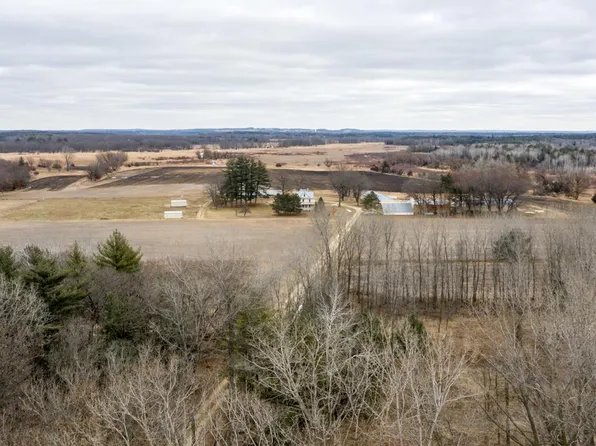 N4958 Town Hall Road, Montello, WI 53949