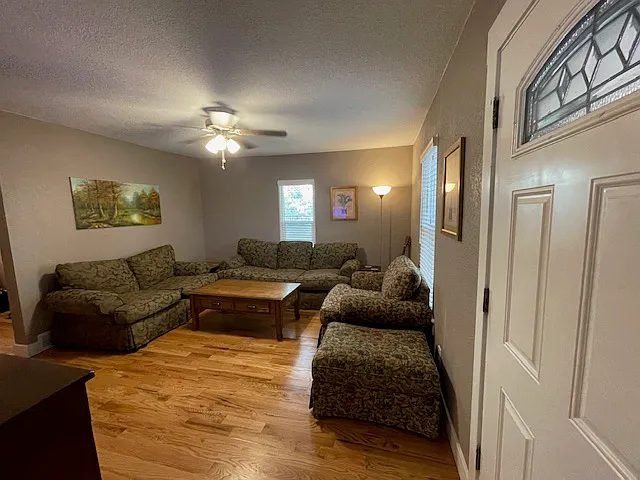 926 E Moreno Ave — Photo 3