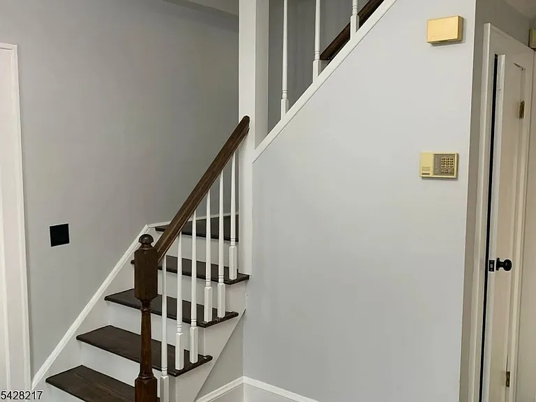 2144 Evans St — Photo 10