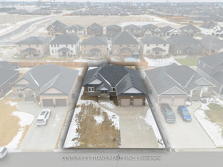 19 Tracy Dr — Photo 36