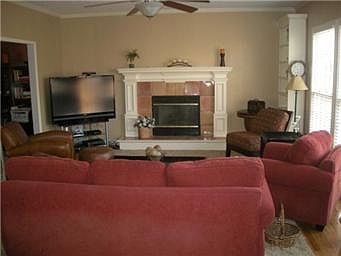 5th image of 11002 Sloan Ave