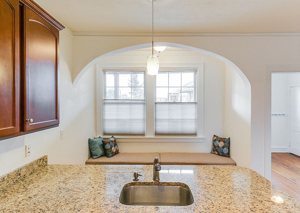 1st image of 910 Tilden St #U5