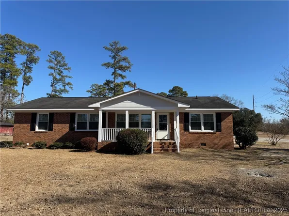 805 S Austin St, Maxton, NC 28364