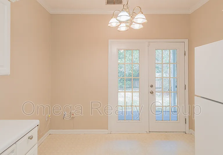 570 Treymoor Lake Cir — Photo 18
