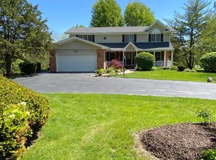 357 Roberts Rd, Inverness, IL 60010