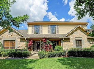9011 Woodleigh Dr, Houston, TX 77083