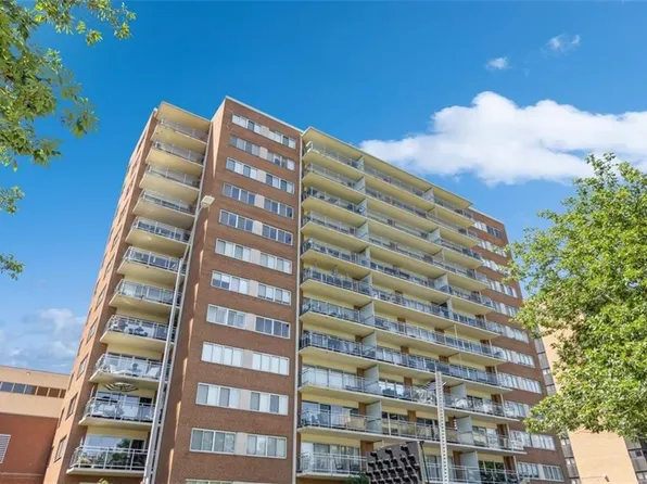 4740 Roanoke Pkwy APT 1005, Kansas City, MO 64112