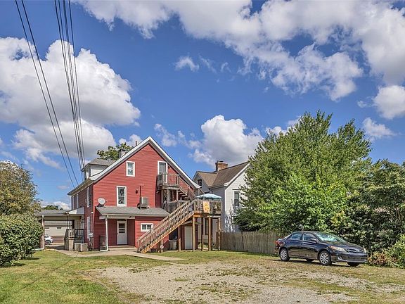 2nd image of 504 Alexander St