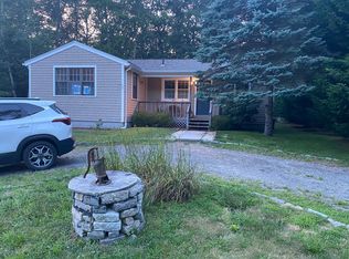 70 Cynthia Ave, Tiverton, RI 02878