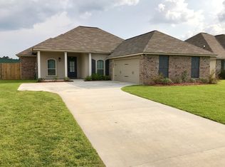 14996 Canyon Hill Dr, Walker, LA 70785