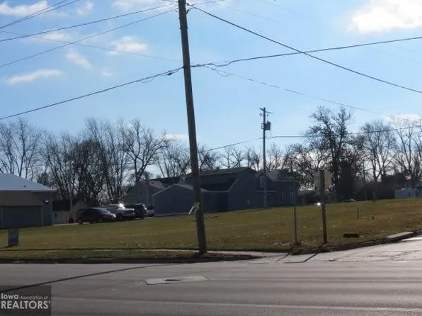 614 Central Ave W, Hampton, IA 50441