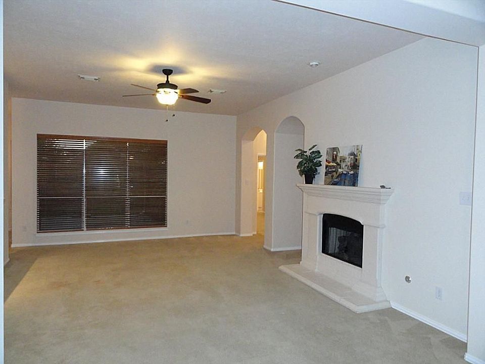 1st image of 203 Cedar Point Dr