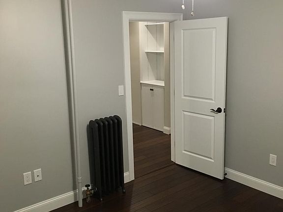 3rd image of 78 Hathorne St Floor 1
