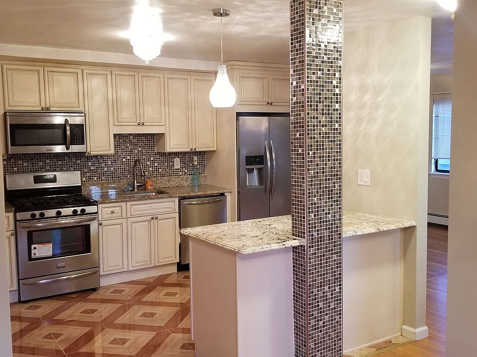 1st image of 35 Daffodil Ln