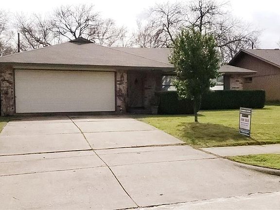 2nd image of 1504 Sylvan Dr