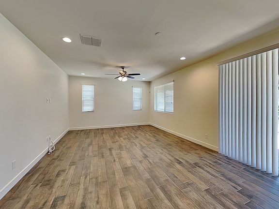 4th image of 28336 N 132nd Ln