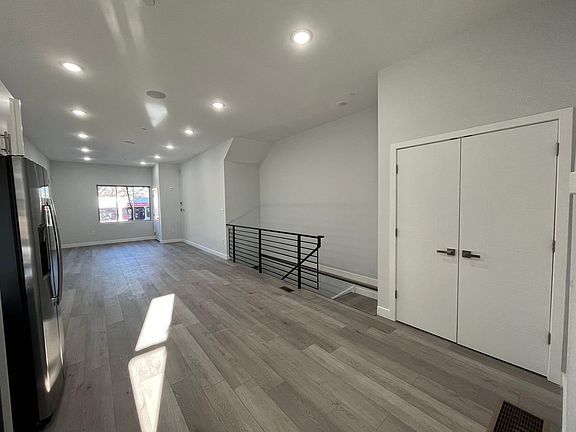 4th image of 522 W Berks St #1
