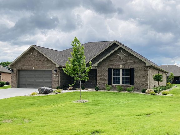 2nd image of 608 Camelot Ct
