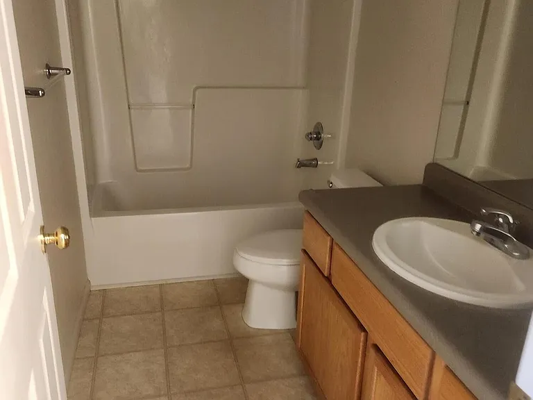 940 W 24th St #1 — Photo 3