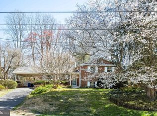 8805 Honeybee Ln, Bethesda, MD 20817