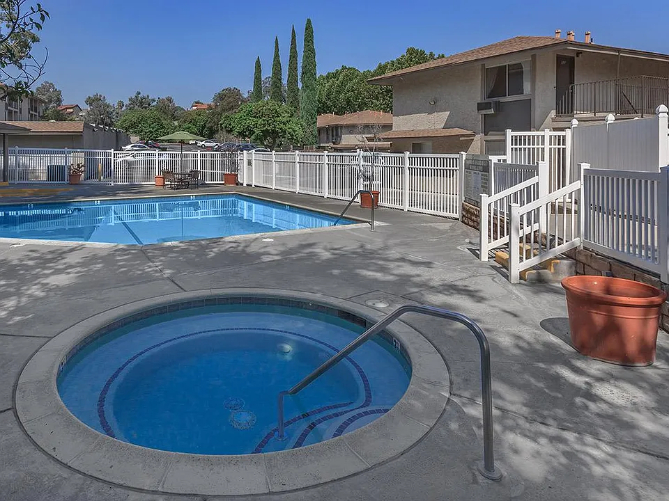 Woodglen Apartment Homes