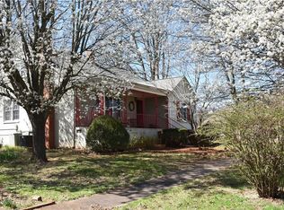 1 Sunnyside St, Granite Falls, NC 28630