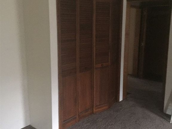 4th image of 112 S Main St