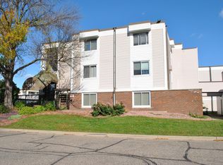 10630 Rockford Rd APT 202, Plymouth, MN 55442