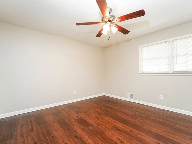 4916 Cherokee Way SE — Photo 9