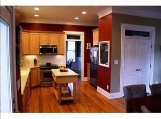 902 Strathorn Dr, Cary, NC 27519