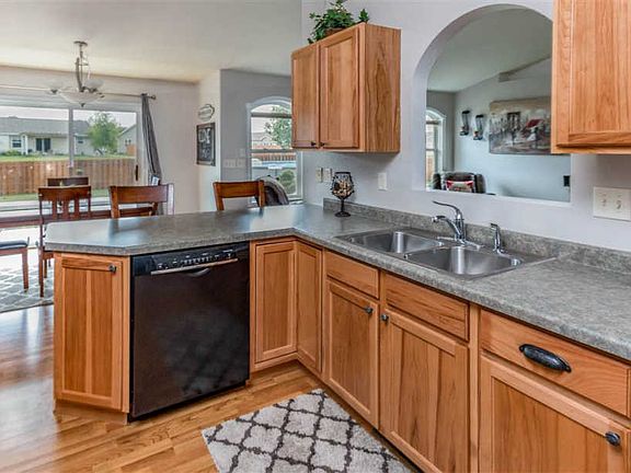 2nd image of 1551 Meadow Heights Cir
