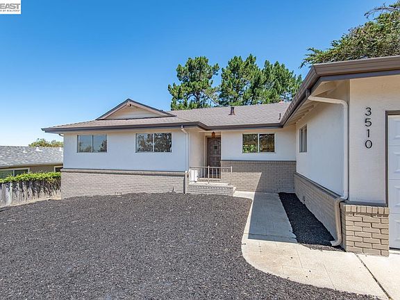 3rd image of 3510 Bridle Dr