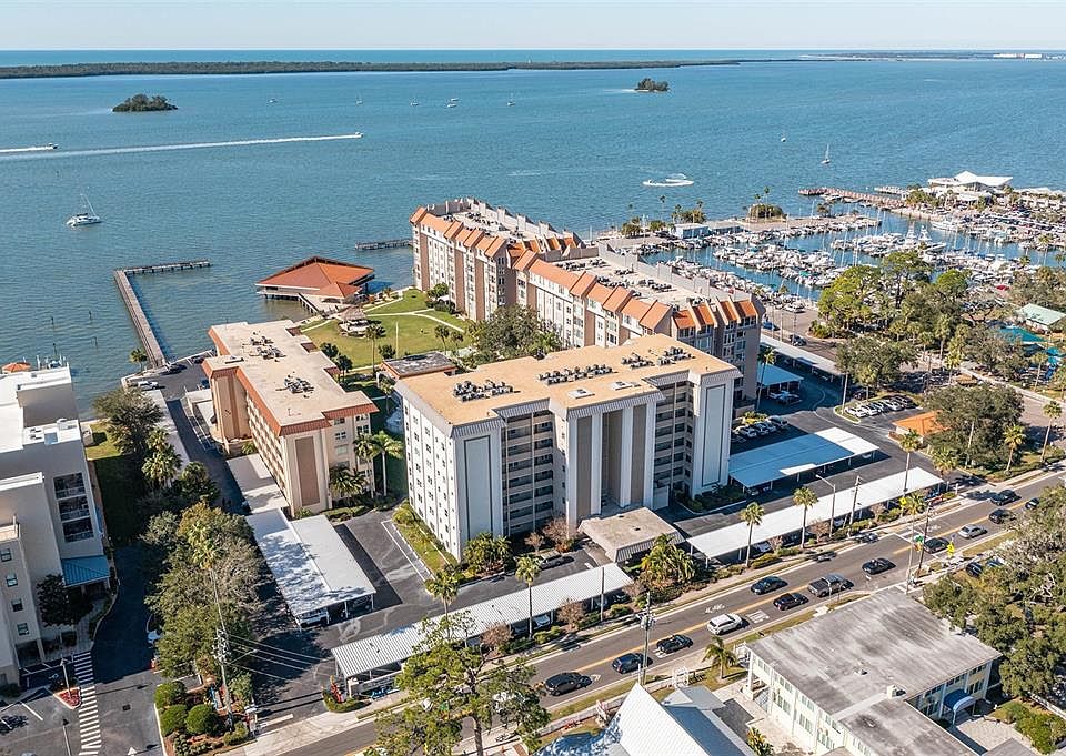 1st image of 622 Edgewater Dr Unit 322