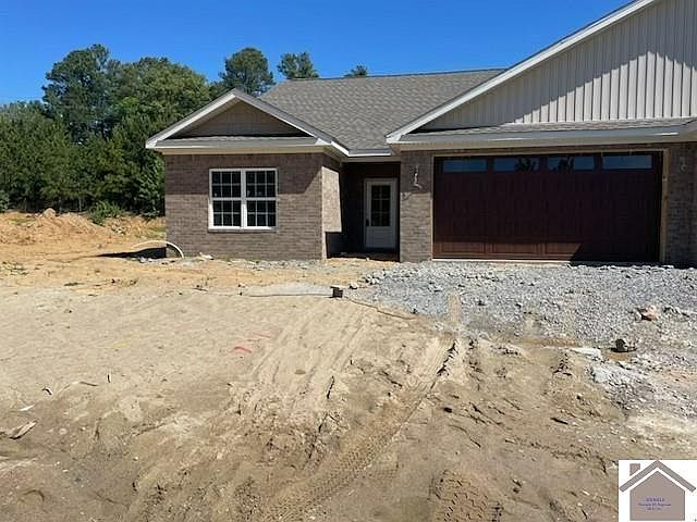 1st image of 170 Hidden Valley Dr