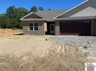 170 Hidden Valley Dr, Paducah, KY 42001