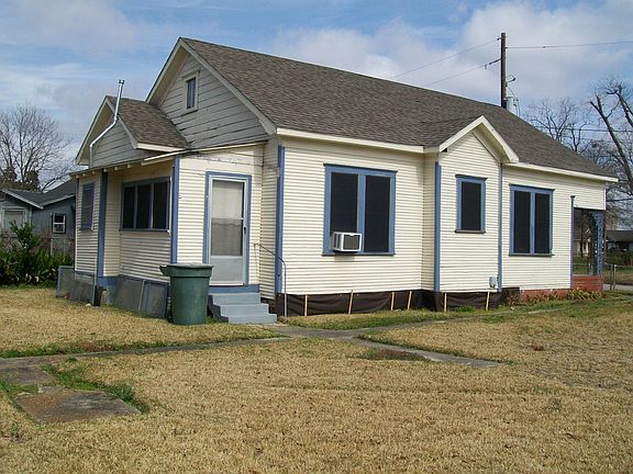 3rd image of 1730 Port St