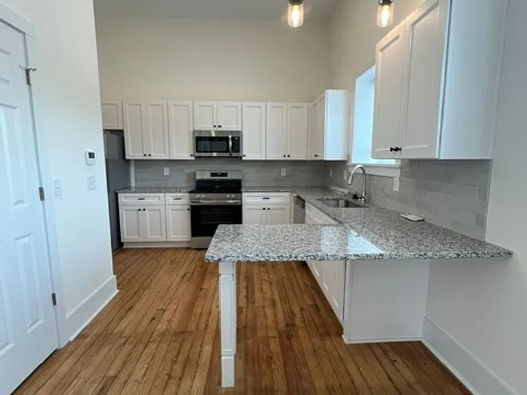 114 Nassau Pl — Photo 29