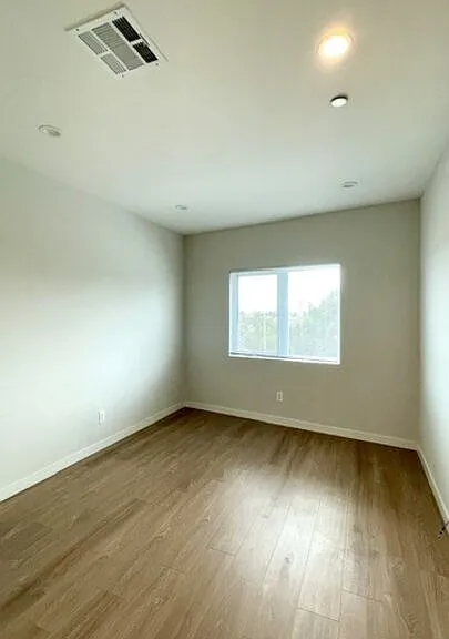 4937 W 20th St #1/4 — Photo 24