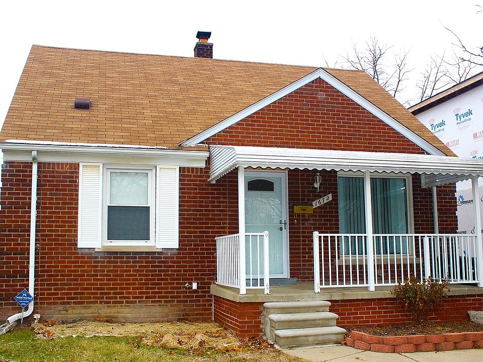 For Sale: 1672 16th St, Wyandotte, MI 48192