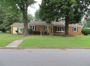 1028 E Linwood Cir, Springfield, MO 65807