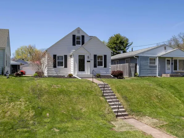 1837 33rd St, Moline, IL 61265