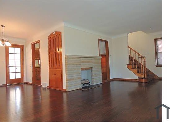 2nd image of 19324 S Lake Shore Blvd