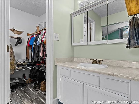 2nd image of 105 Rosewood Ct